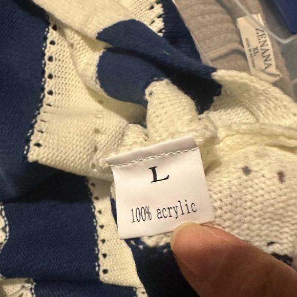 animal print sweater- blue NWOT 🚨 SALE: 50% OFF!🚨 - Picture 4 of 4